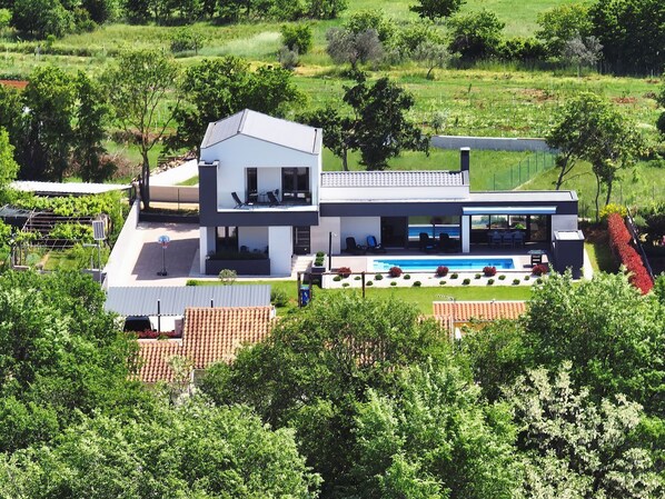 Exterior - Fantastic villa with pool, table soccer and BBQ (Fazana)