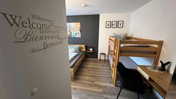 1 chambre, bureau, lit parapluie, Wi-Fi