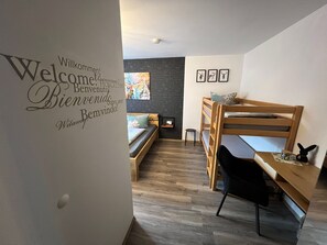 1 bedroom, desk, travel crib, WiFi