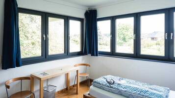 1 Schlafzimmer, Schreibtisch, WLAN, Bettwäsche