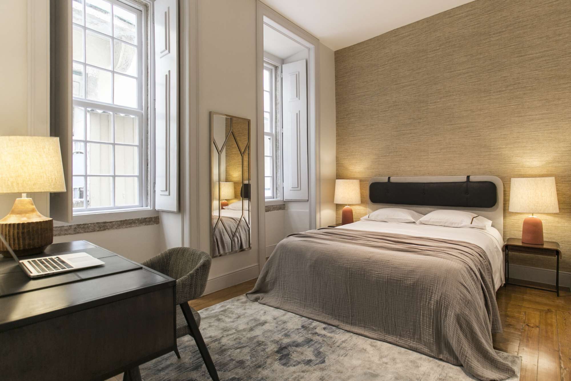 2 bedrooms, desk, iron/ironing board, travel crib