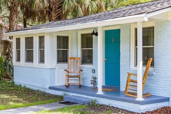 Welcome to the Blue Crab Bungalow on IOP!