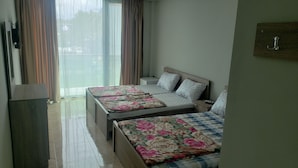 Comfort Quadruple Room | WiFi (free) - Mia Guest House (Ureki)