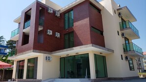 Front of property - Mia Guest House (Ureki)