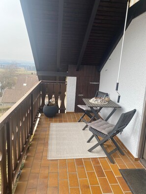 Unclassified image, 5 of 27, button