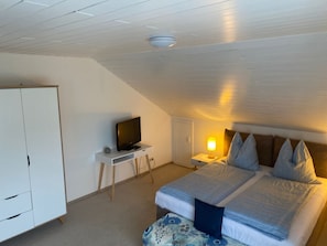 2 chambres, lit parapluie, Wi-Fi, draps fournis