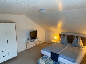 2 bedrooms, travel crib, WiFi, bed sheets