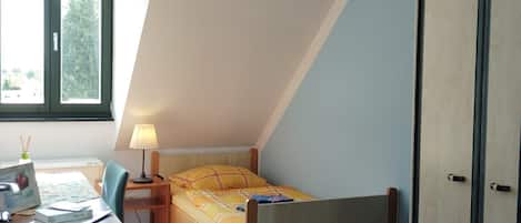 1 間睡房、書桌、Wi-Fi、床單