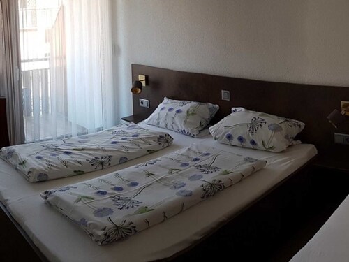 Dreibettzimmer WC/ Dusche/Bad Balkon - Gästehaus Tagescafe Eckenfels