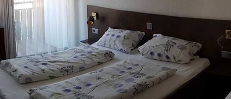 1 間睡房、書桌、Wi-Fi、床單