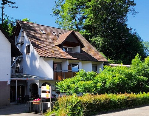 Triple room WC / shower / bath Balcony - Gästehaus Tagescafe Eckenfels