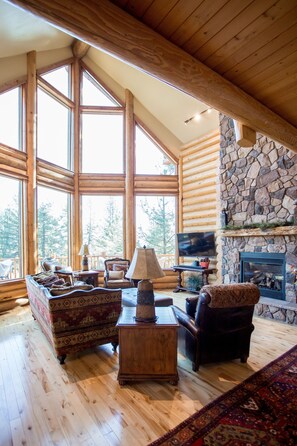 Interior - Majestic Log Cabin with Amazing Views; Near Brundage & Meadow Creek Golf Course (New Meadows)