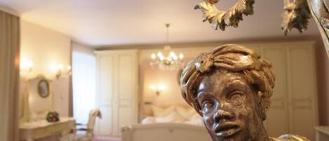 1 slaapkamer, een kluis op de kamer, wifi, beddengoed