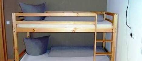 1 slaapkamer, reisbedje, wifi, beddengoed