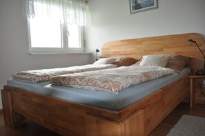 2 bedrooms, in-room safe, WiFi, bed sheets