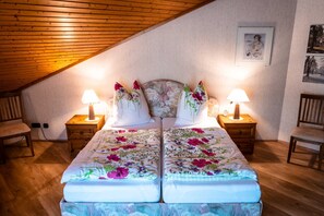 1 bedroom, WiFi, bed sheets - Ground floor apartment on the first floor 4 stars DTV - Landhaus Christina 2 very nice 4 stars (Bad Dürrheim)