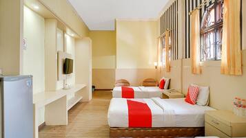 Superior Suite | 1 bedroom, desk, free WiFi, bed sheets