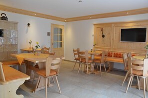 お食事