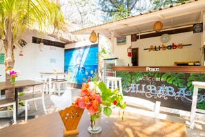 Bar (on property) - Alibaba Bungalows (Gili Air)
