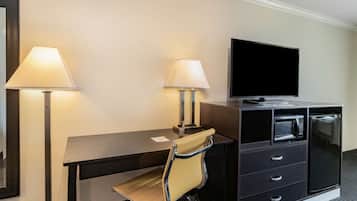 Desk, laptop workspace, free cribs/infant beds, rollaway beds