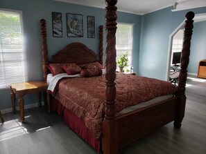 4 عدّة غرف نوم ومكواة/لوح كي وواي فاي وملاءات أسرّة