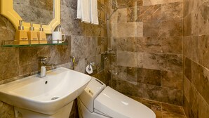 Bathroom sink - Casamia villa (Da Nang)
