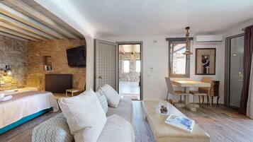 Suite superior, piscina privada (Amalthia) | 4 dormitorios, ropa de cama de alta calidad, edredones de plumas