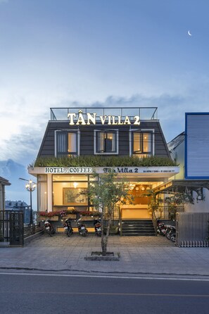 Fachada da propriedade