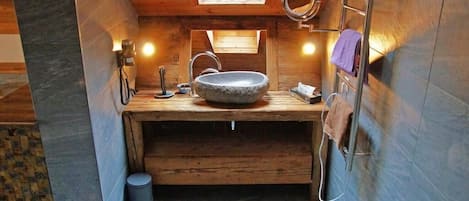 Panoramic Apartment | Bathroom