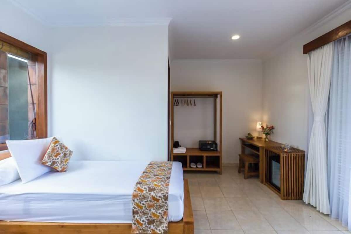 Premium bedding, minibar, in-room safe, individually decorated