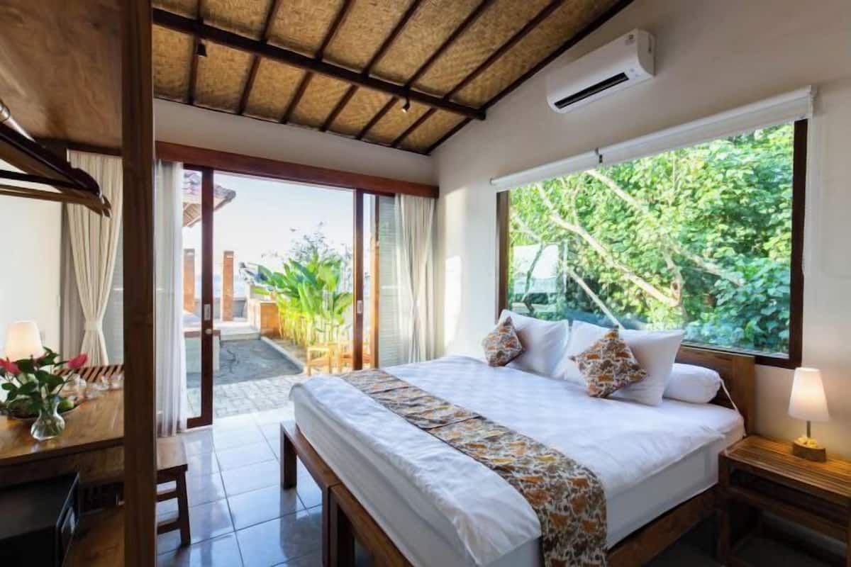 Premium bedding, minibar, in-room safe, free WiFi