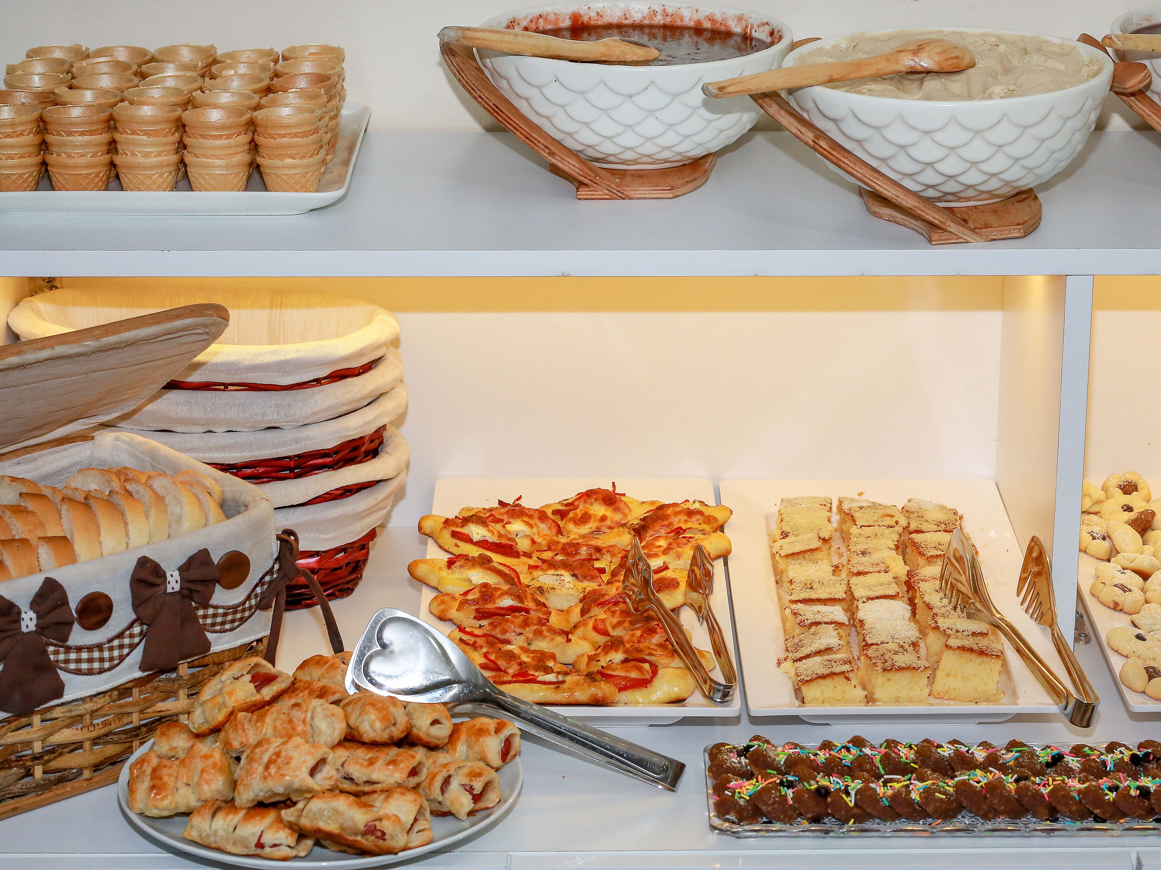 Free daily buffet breakfast