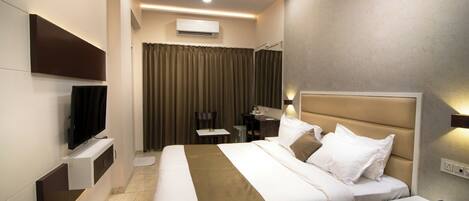 Deluxe Double Room | Hypo-allergenic bedding, individually decorated, individually furnished