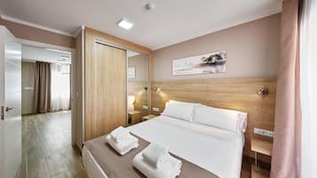 Superior-Apartment, 1 Schlafzimmer | Zimmersafe, Bügeleisen/Bügelbrett, kostenloses WLAN, Bettwäsche