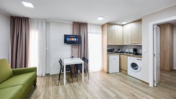 Appartement Ăconomique, 1 grand lit et 1 canapĂ©-lit | Coin cuisine privĂ©