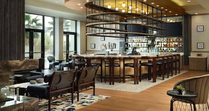 Hotel Centro Sonoma Wine Country, Tapestry Collection Hilton