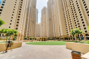 Exterior - JBR Sadaf 7 Luxury 2 Bedrooms Apartment (Dubai)