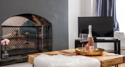 Cosy Home Near Station, Parking, Netflix, Sleeps 5