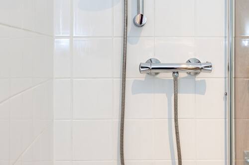 Talo, 3 makuuhuonetta, tupakointi kielletty, keittiö | Kylpyhuoneen suihku