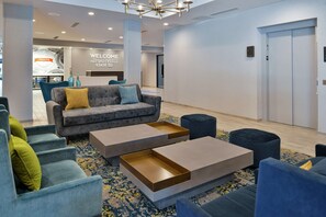 Lobby - Hampton Inn Cedar Falls Downtown (Cedar Falls)