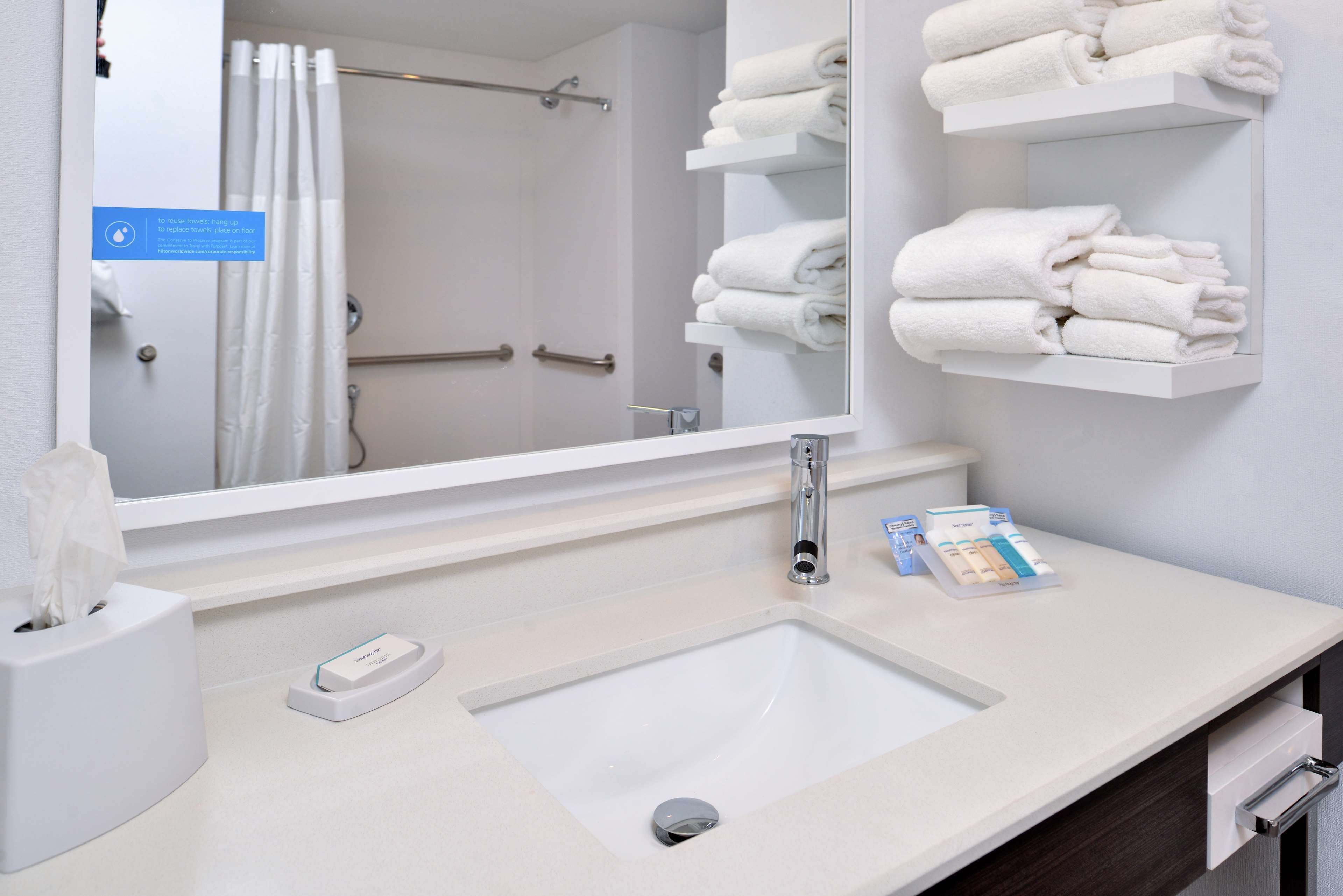 combined shower/bathtub, free toiletries, hair dryer, towels