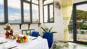 Outdoor banquet area - AHA Hoang Van Homestay Nha Trang (Nha Trang)