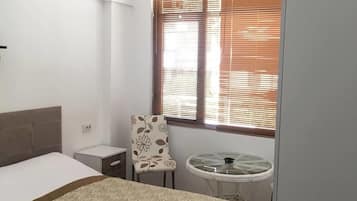 Basic Bungalow | Living area