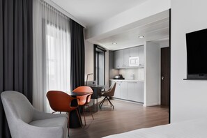 1 bedroom, in-room safe, desk, laptop workspace