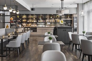 Free daily continental breakfast - Residence Inn by Marriott Munich Ostbahnhof (Munich)