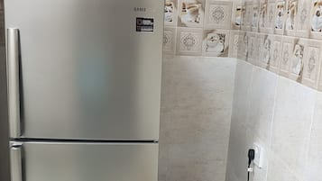 Deluxe Apartment, 2 Bedrooms | Bathroom