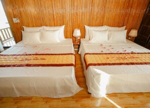 Family Quadruple Room | Desk, blackout drapes, soundproofing, free WiFi - Windy Fields Villa (Hoa Lu)