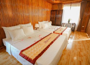 مكتب وستائر تعتيم وتجهيزات عازلة للصوت وواي فاي مجانًا