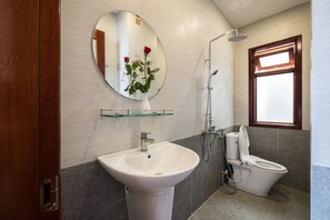 Bathroom - Da Nang Seaway (Da Nang)