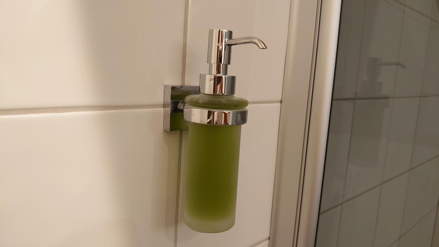 shower, towels, soap, shampoo